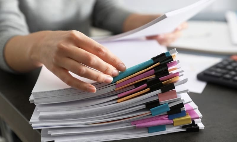Export paperwork sorted into clipped bundles